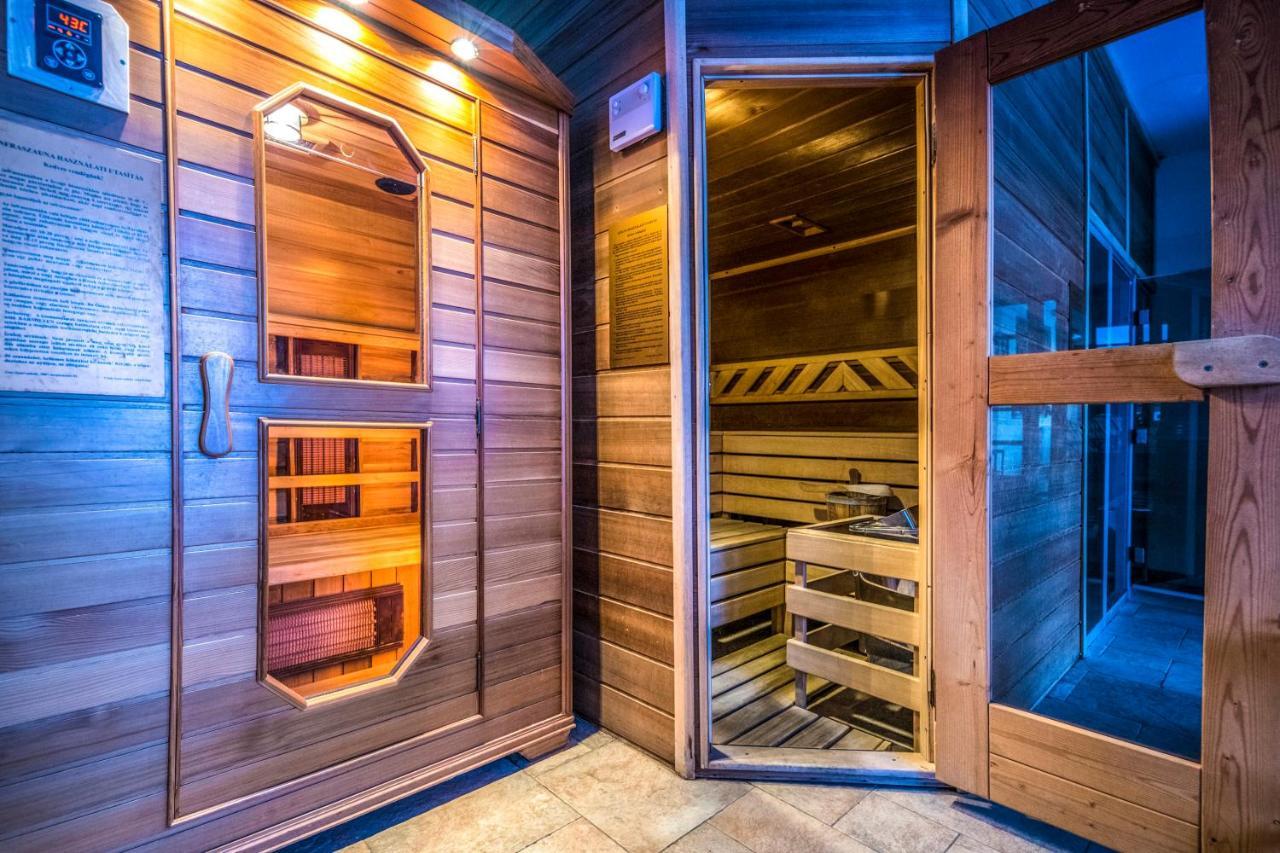 Hotel Forest Hills Зирц Экстерьер фото