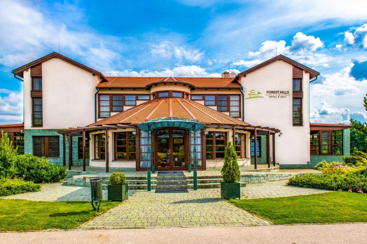 Hotel Forest Hills Зирц Экстерьер фото