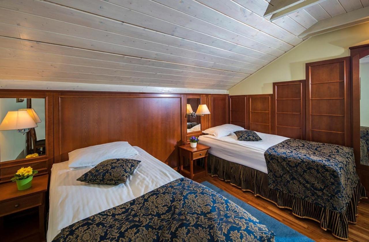 Hotel Forest Hills Зирц Экстерьер фото