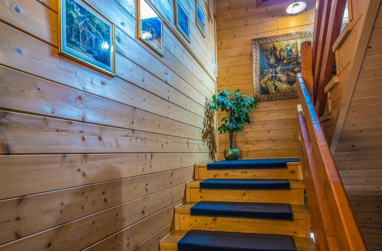Hotel Forest Hills Зирц Экстерьер фото