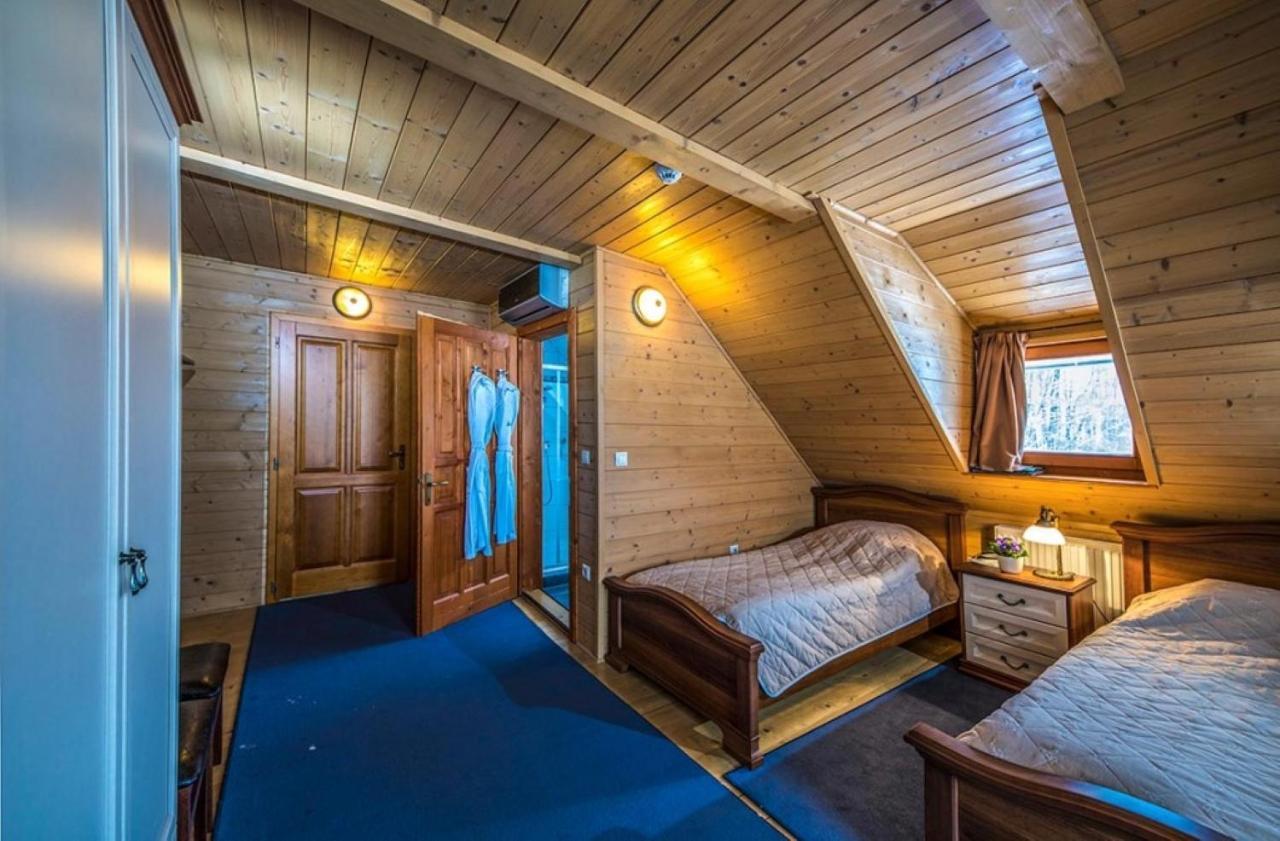 Hotel Forest Hills Зирц Экстерьер фото