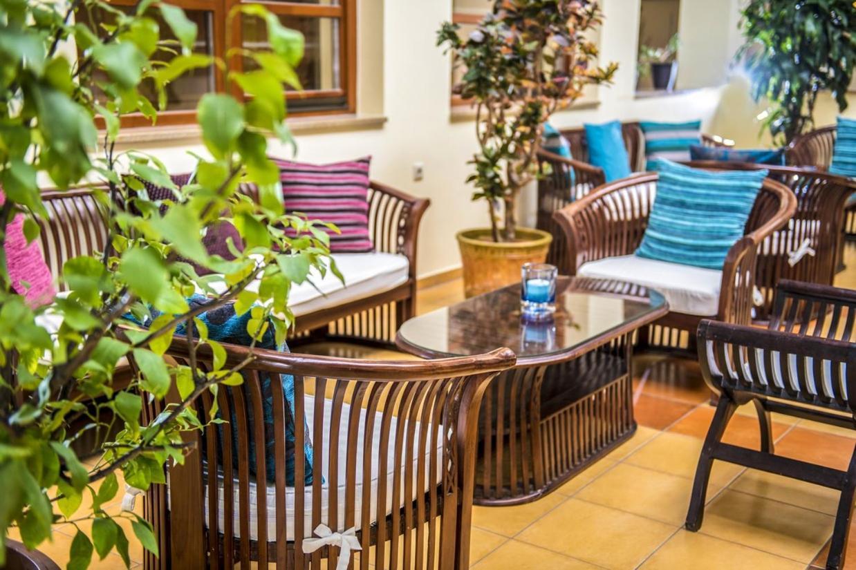 Hotel Forest Hills Зирц Экстерьер фото