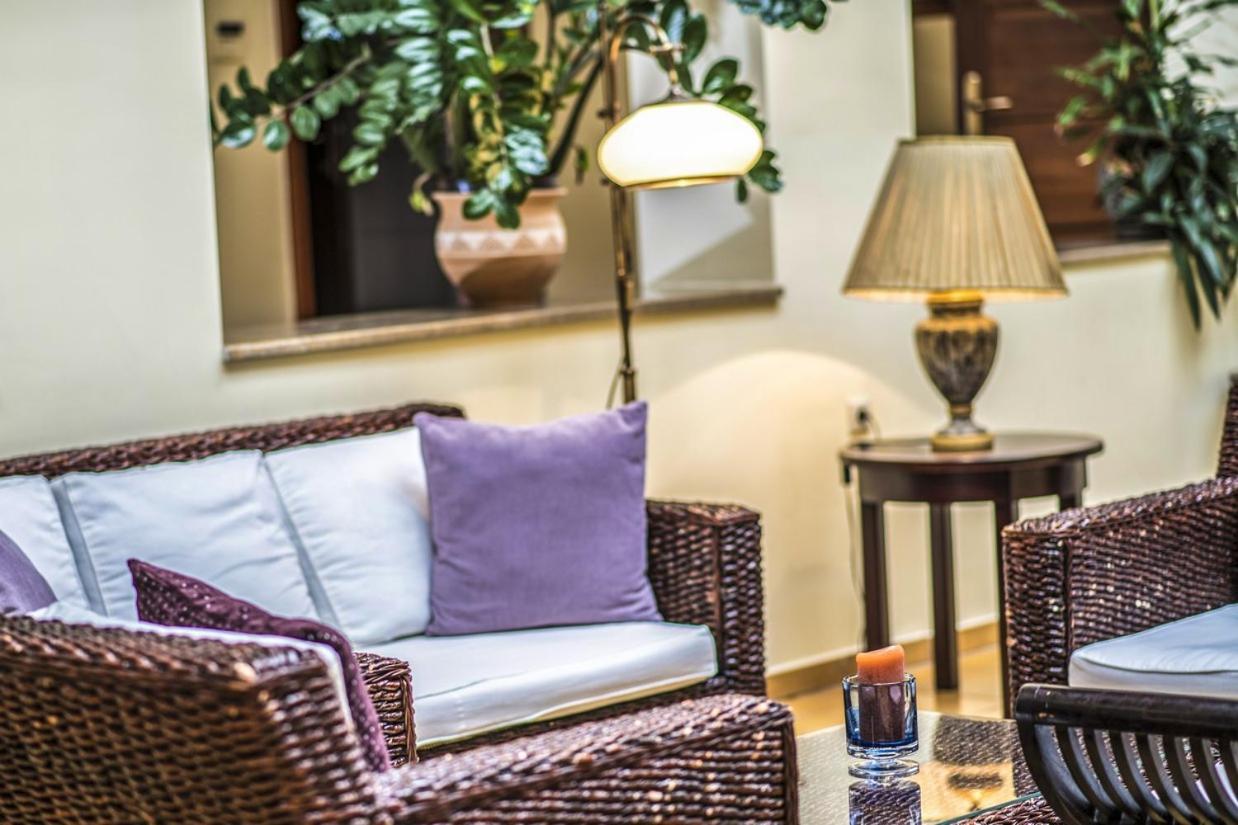 Hotel Forest Hills Зирц Экстерьер фото