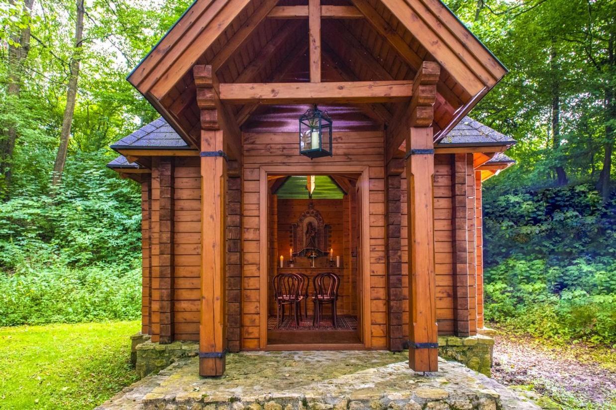 Hotel Forest Hills Зирц Экстерьер фото